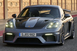 Porsche 718 Cayman GT4 RS Cayman GT4 RS con paquete opcional Weissach Coup&eacute; Arctic Grey Exterior Frontal-Lateral 3 puertas