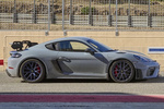 Porsche 718 Cayman GT4 RS Cayman GT4 RS con paquete opcional Weissach Coup&eacute; Arctic Grey Exterior Lateral 3 puertas