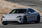 Porsche Taycan GTS GTS Turismo Cray&oacute;n Exterior Frontal-Lateral 5 puertas
