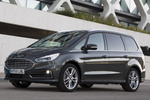 Ford Galaxy 2.5 FHEV 140 kW (190 CV) Titanium Monovolumen Azul Pantera Exterior Frontal-Lateral 5 puertas
