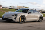 Porsche Taycan GTS GTS Turismo Cray&oacute;n Exterior Frontal-Lateral 5 puertas