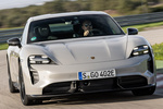 Porsche Taycan GTS GTS Turismo Cray&oacute;n Exterior Lateral-Frontal 5 puertas