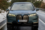BMW iX xDrive40 Paquete deportivo Signature con Titanbronze Todo terreno Storm Bay Metalizado Exterior Frontal 5 puertas
