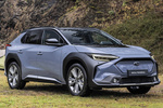 Subaru Solterra Gama Solterra EV Touring Todo terreno Harbor Mist Grey Pearl Exterior Lateral-Frontal 5 puertas