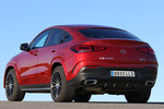 Mercedes-Benz GLE 350 de 4MATIC Coup&eacute; Premium Plus con Paquete Night de Coup&eacute; Todo terreno Rojo Jacinto Metalizado Exterior Lateral-Posterior 5 puertas