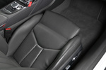 Audi R8 Coup&eacute; V10 FSI RWD S tronic Coup&eacute; V10 RWD Coup&eacute; Interior Benqueta extensible 2 puertas