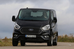 Ford Tourneo Custom 1.0 EcoBoost 93 kW (125 CV) Plug-in Hybrid Titanium PHEV Monovolumen Negro Azabache Exterior Frontal-Lateral 5 puertas