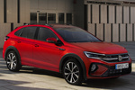Volkswagen Taigo 1.5 TSI 110 kW (150 CV) DSG R Line Todo terreno Rojo Intenso Metalizado Exterior Lateral-Frontal 5 puertas