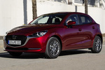 Mazda Mazda2 e-SKYACTIV G 1.5 66 kW (90 CV) M Hybrid Gama Mazda2 Turismo Soul Red Crystal Exterior Frontal-Lateral 5 puertas