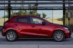 Mazda Mazda2 e-SKYACTIV G 1.5 66 kW (90 CV) M Hybrid Gama Mazda2 Turismo Soul Red Crystal Exterior Lateral 5 puertas