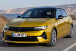 Opel Astra PHEV 1.6 Turbo 132 kW (180 CV) AT8 Ultimate PHEV Turismo Kult Yellow Exterior Frontal-Lateral 5 puertas