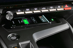 Peugeot 308 Hybrid 225 eEAT8 GT Pack Hybrid Turismo Interior Recarga inal&aacute;mbrica tel&eacute;fonos 5 puertas