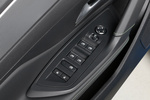 Peugeot 308 Hybrid 225 eEAT8 GT Pack Hybrid Turismo Interior Mandos puerta 5 puertas