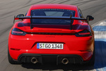 Porsche 718 Cayman GT4 RS Cayman GT4 RS con paquete opcional Weissach Coup&eacute; Rojo Guardia Exterior Posterior 3 puertas