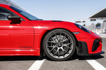 Porsche 718 Cayman GT4 RS Cayman GT4 RS con paquete opcional Weissach Coup&eacute; Rojo Guardia Exterior Llanta 3 puertas