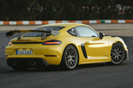 Porsche 718 Cayman GT4 RS Cayman GT4 RS con paquete opcional Weissach Coup&eacute; Amarillo Racing Exterior Posterior-Lateral 3 puertas