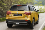Suzuki Vitara 1.5 Strong Hybrid AGS Strong Hybrid Todo terreno Amarillo Solar Bicolor Negro Exterior Posterior-Lateral 5 puertas