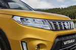 Suzuki Vitara 1.5 Strong Hybrid AGS Strong Hybrid Todo terreno Amarillo Solar Bicolor Negro Exterior Faro 5 puertas