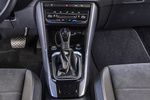 Volkswagen T-Roc 1.0 TSI 81 kW (110 CV) Life Todo terreno Interior Consola Central 5 puertas
