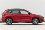 Skoda Karoq 2.0 TSI 140 kW (190 CV) DSG 4x4 Sportline Todo terreno Rojo Velvet Metalizado Exterior Lateral 5 puertas