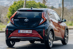 Toyota Aygo X Cross Trendy Edition Cross Trendy Edition Todo terreno Bi-tono Chili Red Exterior Posterior-Lateral 5 puertas