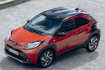 Toyota Aygo X Cross Trendy Edition Cross Trendy Edition Todo terreno Bi-tono Chili Red Exterior Cenital-Lateral-Frontal 5 puertas