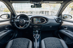 Toyota Aygo X Cross Trendy Edition S-CVT Cross Trendy Edition Todo terreno Interior Salpicadero 5 puertas
