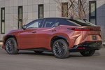 Lexus RZ 450e Luxury Todo terreno Bitono Sonic Copper Exterior Lateral-Posterior 5 puertas