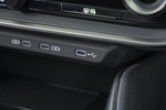 Lexus RZ 450e Luxury Todo terreno Interior Conexi&oacute;n fuentes externas 5 puertas