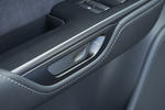 Lexus RZ 450e Luxury Todo terreno Interior Mandos puerta 5 puertas
