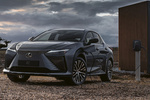 Lexus RZ 450e Core Todo terreno Sonic Chrome Exterior Toma de recarga 5 puertas