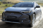 Subaru Solterra Gama Solterra EV Touring Todo terreno Harbor Mist Grey Pearl Exterior Frontal-Lateral 5 puertas