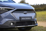 Subaru Solterra Gama Solterra EV Touring Todo terreno Harbor Mist Grey Pearl Exterior Frontal 5 puertas