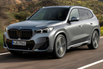 BMW X1 xDrive30e Paquete M Sport e Todo terreno Frozen Pure Grey Exterior Frontal-Lateral 5 puertas