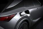 Lexus RX 450h+ Gama RX Todo terreno Sonic Silver Exterior Toma de recarga 5 puertas