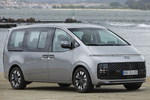 Hyundai Staria 2.2 CRDi 130 kW (177 CV) 4x4 AT 7 plazas Premium 7 plazas Monovolumen Shimmering Silver Metallic Exterior Lateral-Frontal 5 puertas