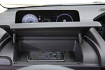 Hyundai Staria 2.2 CRDi 130 kW (177 CV) 4x4 AT 7 plazas Premium con tapicer&iacute;a negra 7 plazas Monovolumen Interior Guantera y recept&aacute;culo 5 puertas
