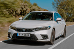 Honda Civic e:HEV Advance Turismo Blanco Platino Perlado Exterior Frontal-Lateral 5 puertas