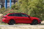 Skoda Octavia Combi RS 2.0 TSI 180 kW (245 CV) DSG Combi RS iV Turismo familiar Rojo Velvet Metalizado Exterior Lateral 5 puertas