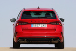 Skoda Octavia Combi RS 2.0 TSI 180 kW (245 CV) DSG Combi RS iV Turismo familiar Rojo Velvet Metalizado Exterior Posterior 5 puertas