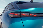 Peugeot 408 Plug-In Hybrid e-EAT8 GT Plug-In Hybrid Turismo Bleu Obsession Exterior Pilotos 5 puertas