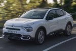 Citro&euml;n C4 X &euml; 54 kWh Max 115 kW &euml; Max Turismo Exterior Frontal-Lateral 4 puertas