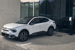 Citro&euml;n C4 X &euml; 54 kWh Max 115 kW &euml; Max Turismo Exterior Toma de recarga 4 puertas