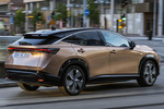 Nissan Ariya 87 kWh 4x2 Evolve Todo terreno Akatsuki Copper con Techo Ninja Black Exterior Posterior-Lateral 5 puertas