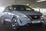 Nissan Qashqai e-POWER 140 kW (190 CV) Tekna+ e-POWER Todo terreno Bitono Katana Grey con Techo Midnight Black Exterior Lateral-Frontal 5 puertas