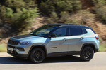 Jeep Compass 1.5 e-Hybrid 130 CV DDCT Upland e-Hybrid Todo terreno Azul Matter con Techo Negro Exterior Lateral 5 puertas