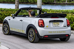 MINI MINI 3p Cooper SE Convertible 3p Cooper SE Convertible Descapotable White Silver metalizado Exterior Lateral-Posterior 3 puertas