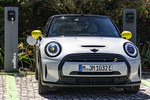 MINI MINI 3p Cooper SE Convertible 3p Cooper SE Convertible Descapotable White Silver metalizado Exterior Toma de recarga 3 puertas