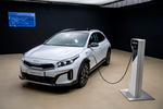 KIA XCeed 1.6 PHEV 104 kW (141 CV) DCT eTech PHEV Todo terreno Deluxe White Exterior Repostaje de carburante 5 puertas