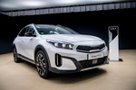 KIA XCeed 1.6 PHEV 104 kW (141 CV) DCT eTech PHEV Todo terreno Deluxe White Exterior Frontal-Lateral 5 puertas
